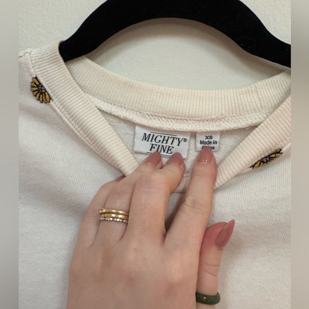 Vintage cropped daisy sweatshirt, size XS - Picture 3 of 3